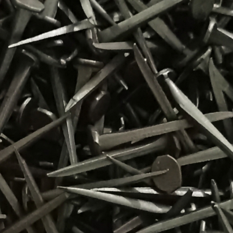 میخ سیاه بنفش